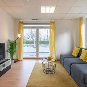 https://beautiful-apartment-for-9-with-2-br-cosy-kitchen.hamburg-hotels-de.com